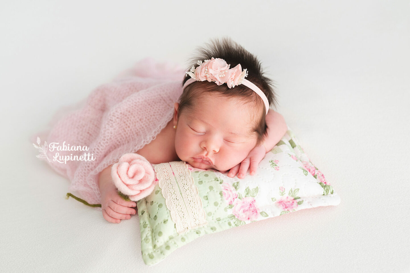 Laura, newborn com amor!